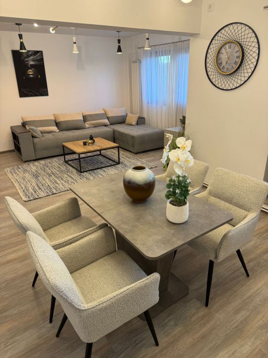 Apartament 3 camere 2 bai zona Spital — fotografia 1