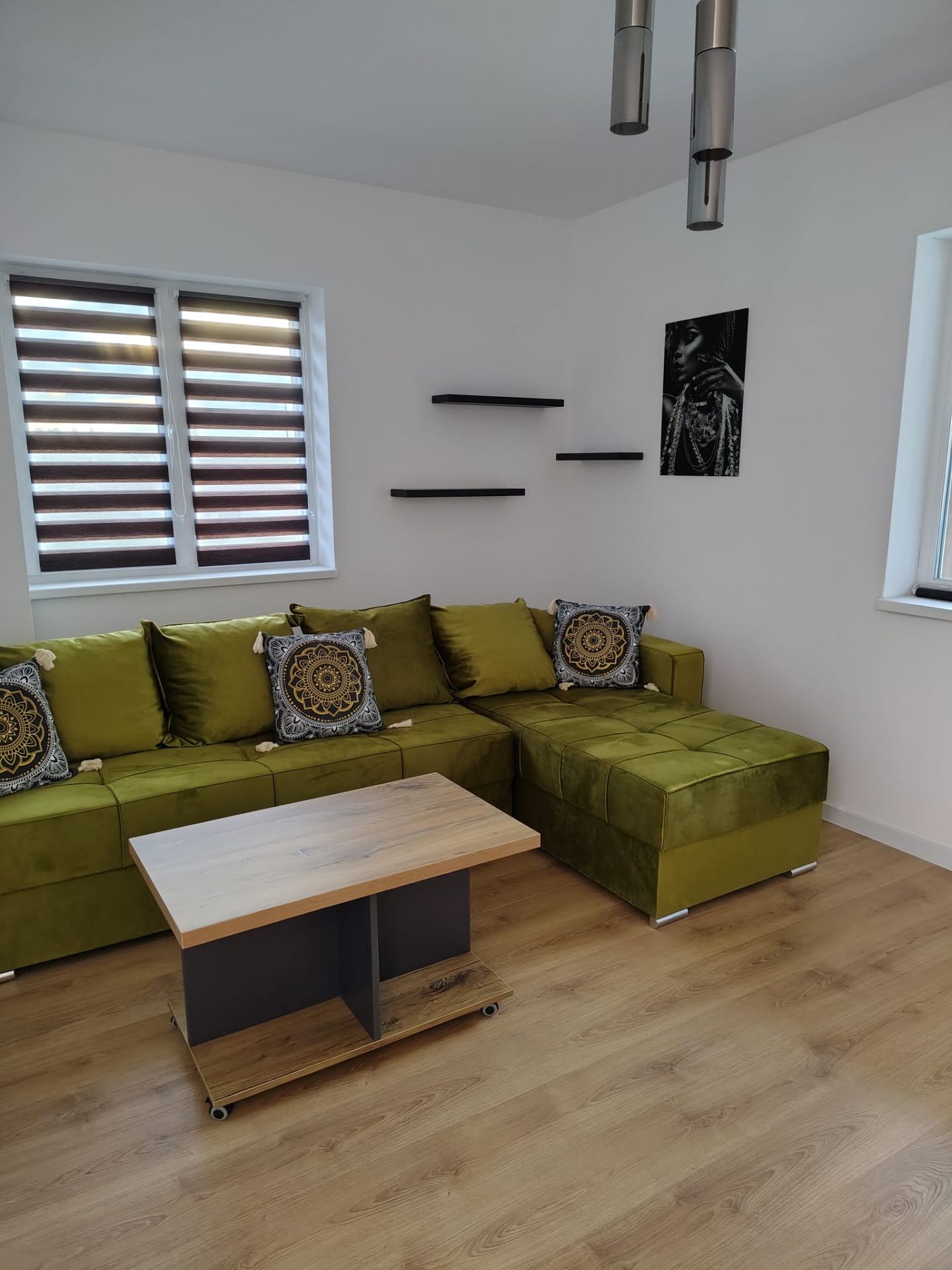 Apartament 3 camere moderne zona Calea Surii Mici — fotografia 1