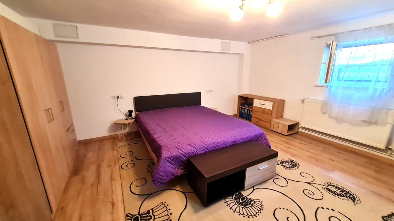 Apartament 2 camere la demisolul unei case, zona Sub Arini — fotografia 1