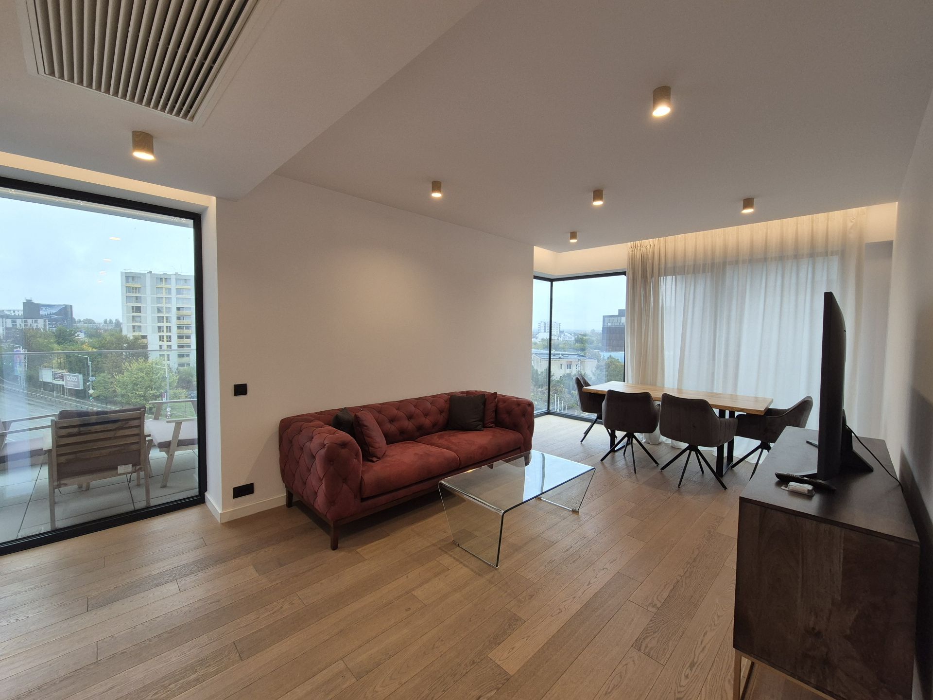 Apartament cu 2 camere în One Herăstrău Towers – Mobilat și utilat 