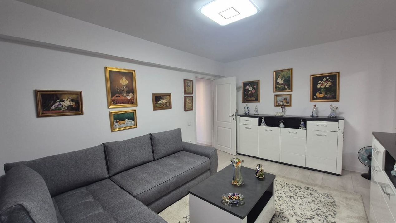 Apartament 3 camere – ultracentral Pitești | renovat complet | parcare inclusa
