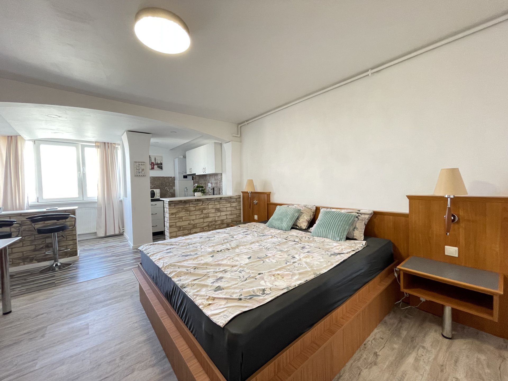Garsonieră de închiriat 30 mp | Zonă centrală | Mobilată
