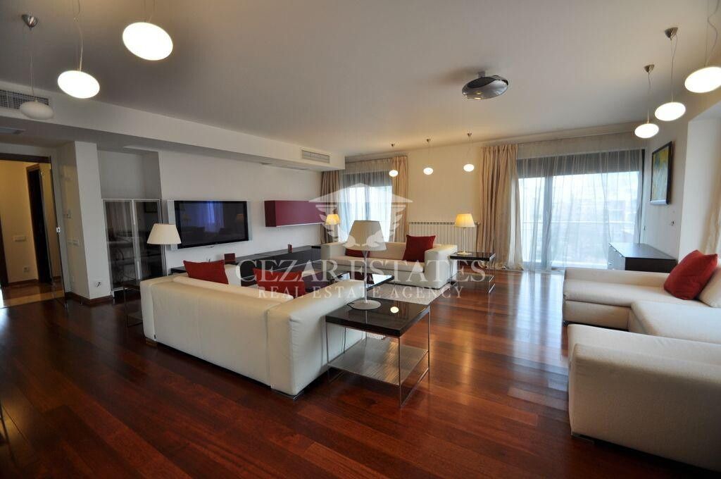 HERASTRAU COMPLEX SOSEAUA NORDULUI APARTAMENT 4 CAMERE MOBILAT CLASIC — fotografia 1