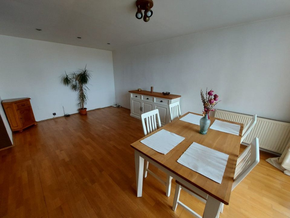 Apartament 3 camere zona Universitatea Transilvania — fotografia 1