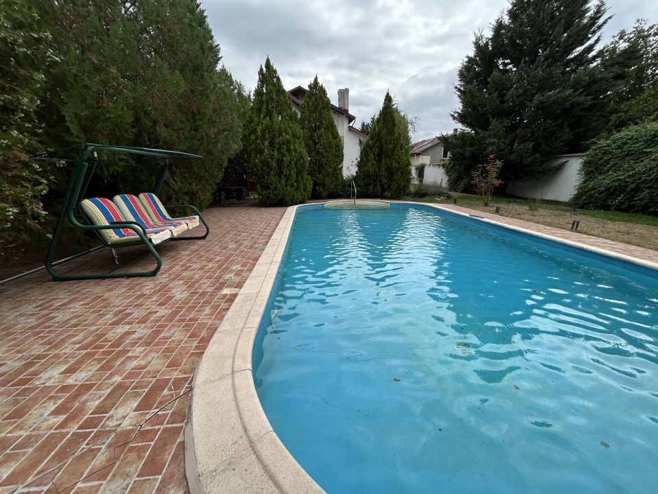 VILA 5 CAMERE CU PISCINA/TEREN 2650MP/CASA PERSONAL/GARAJ/SNAGOV-CIOFLICENI/