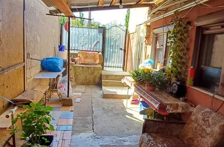 Apărătorii Patriei: casă P+1, 240 mp utili și curte de 80 mp
