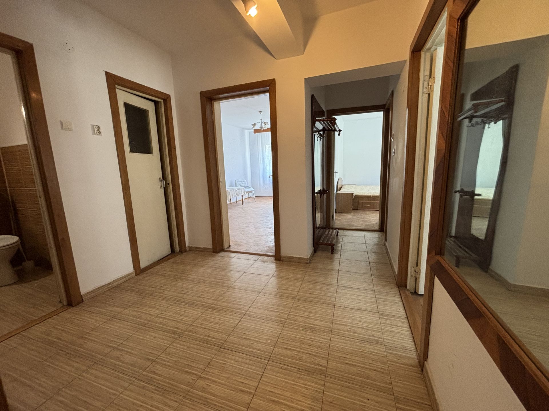 Apartament 3 camere zona Livada Postei — fotografia 3