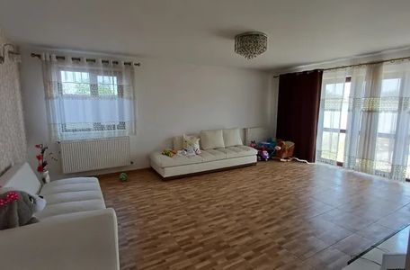 Varlaam: vilă de 236 mp cu teren de 883 mp