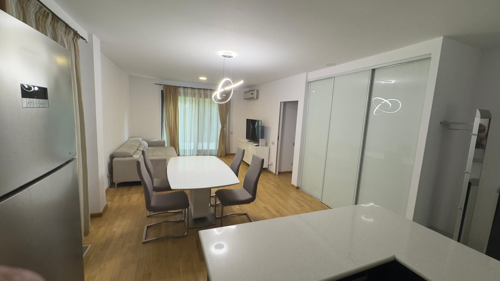 Apartament spațios 4 camere Herăstrău | 3 dormitoare cu baie proprie | Parcare — fotografia 1
