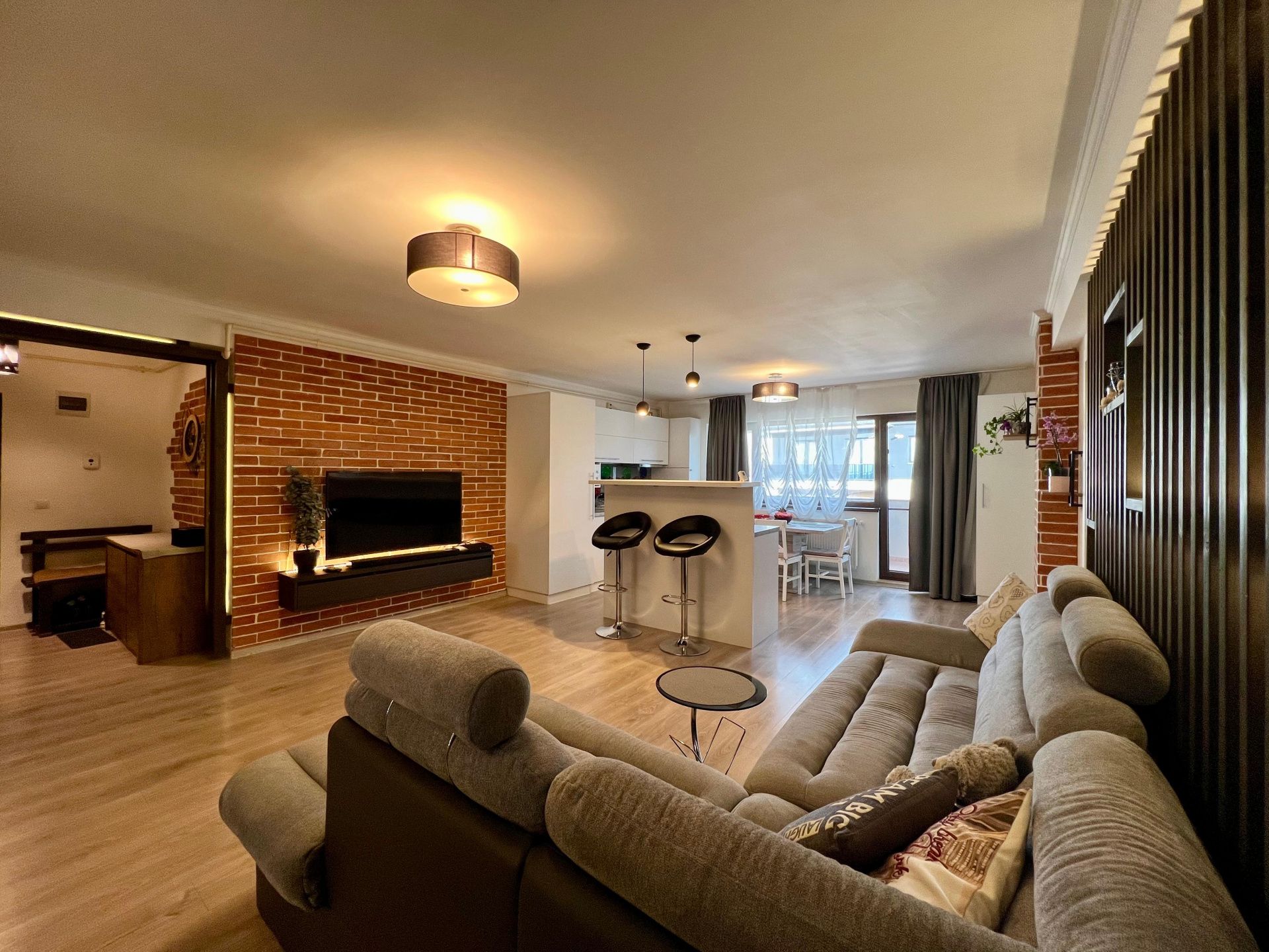 Apartament 3 camere | 64 mp + terasă 11 mp | Parcare inclusă  | Str. Stejarului