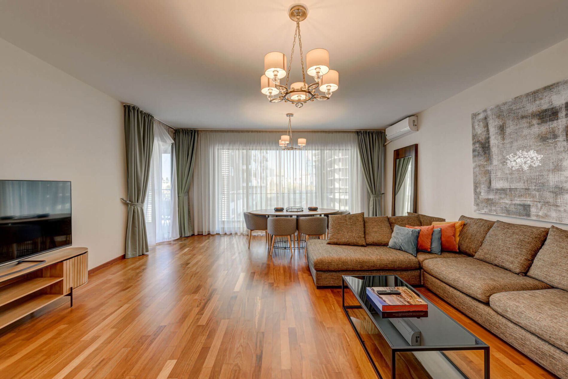 4 camere de închiriat | 160 mp | Bd. Dacia | Rezidență sau birouri — fotografia 1