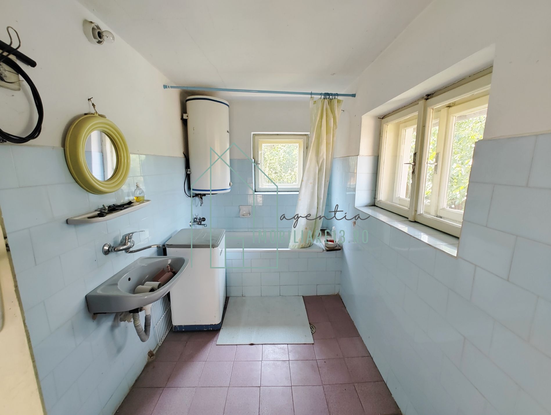 Imagine 748