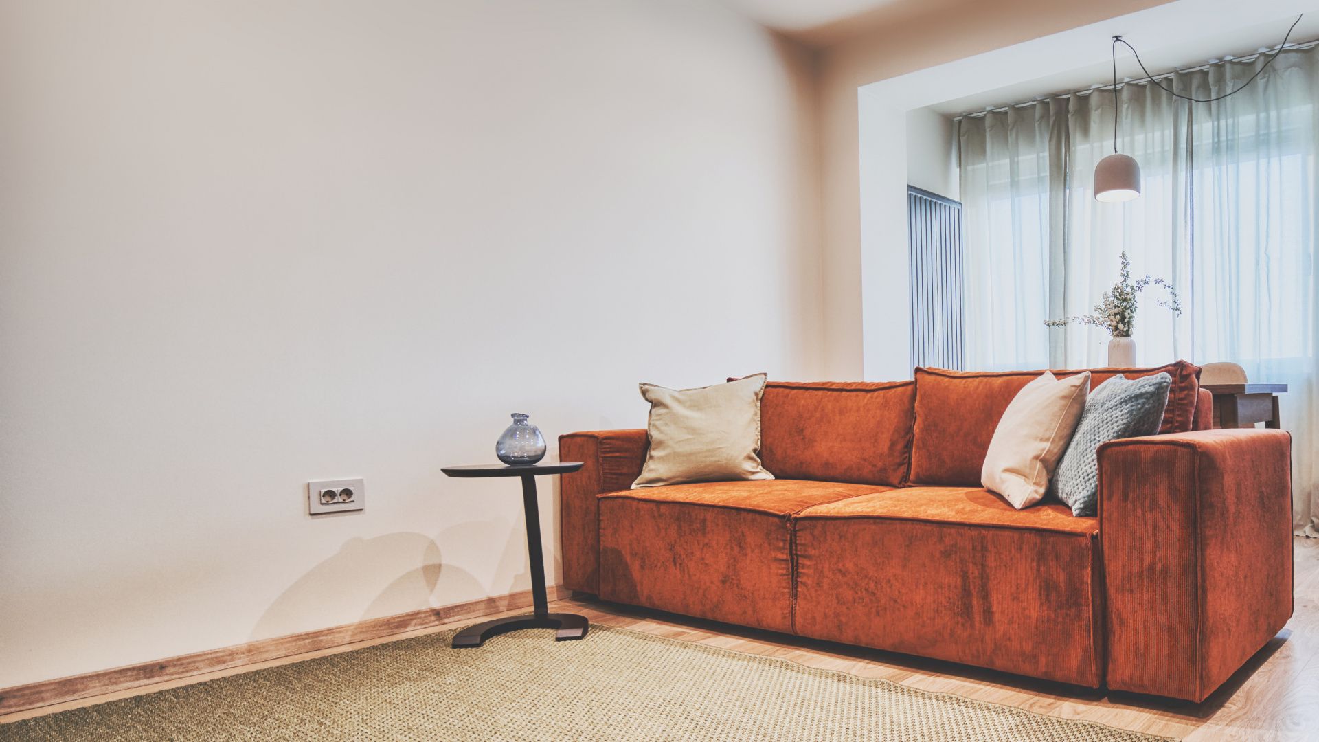 Comision 0 - zona Dacia, str.Labrint - Apt. 2 camere - renovat