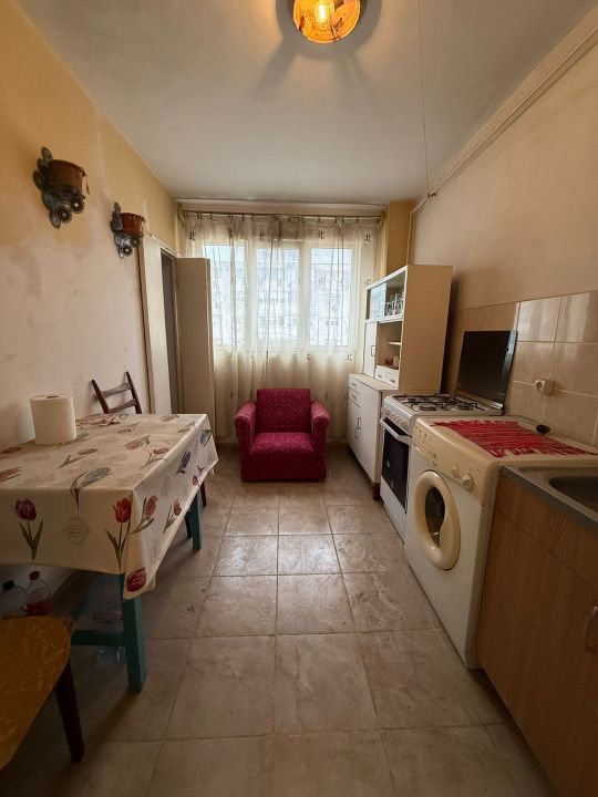 APARTAMENT 3 CAMERE DECOMANDAT DE RENOVAT