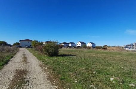 Corbeanca–Tamași: ce oferă frontul de 44 m al unui teren de 1.225 mp