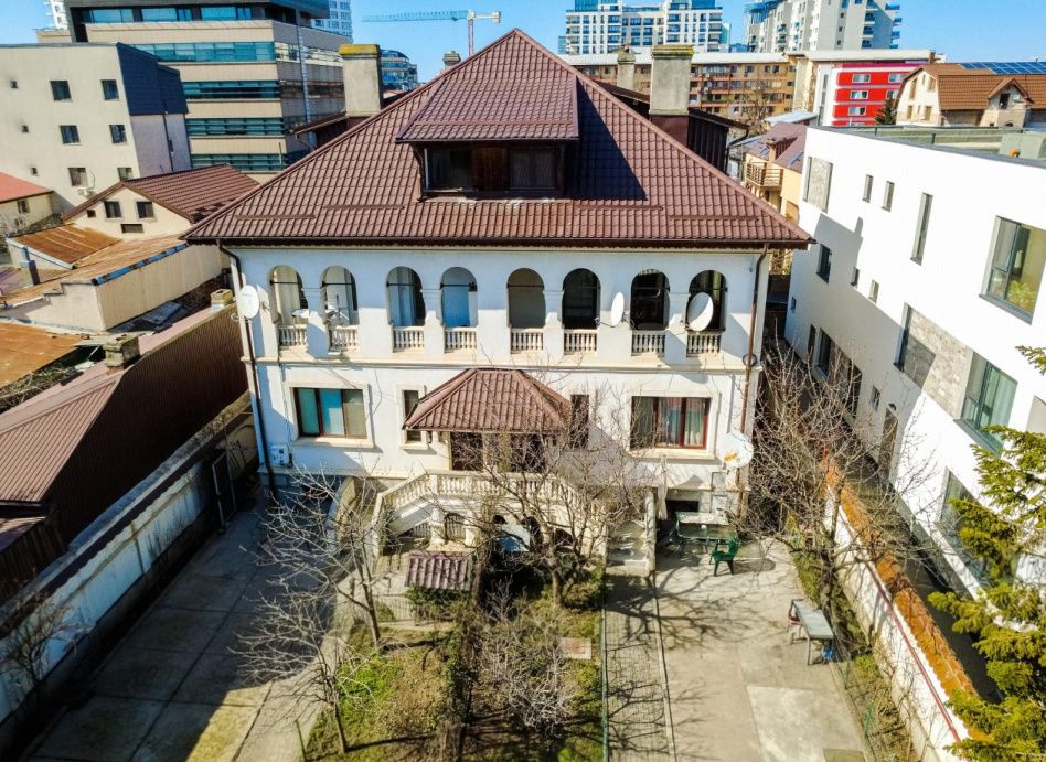 Apartement Duplex 5 camere în vilă + curte, Barbu Văcărescu – Floreasca