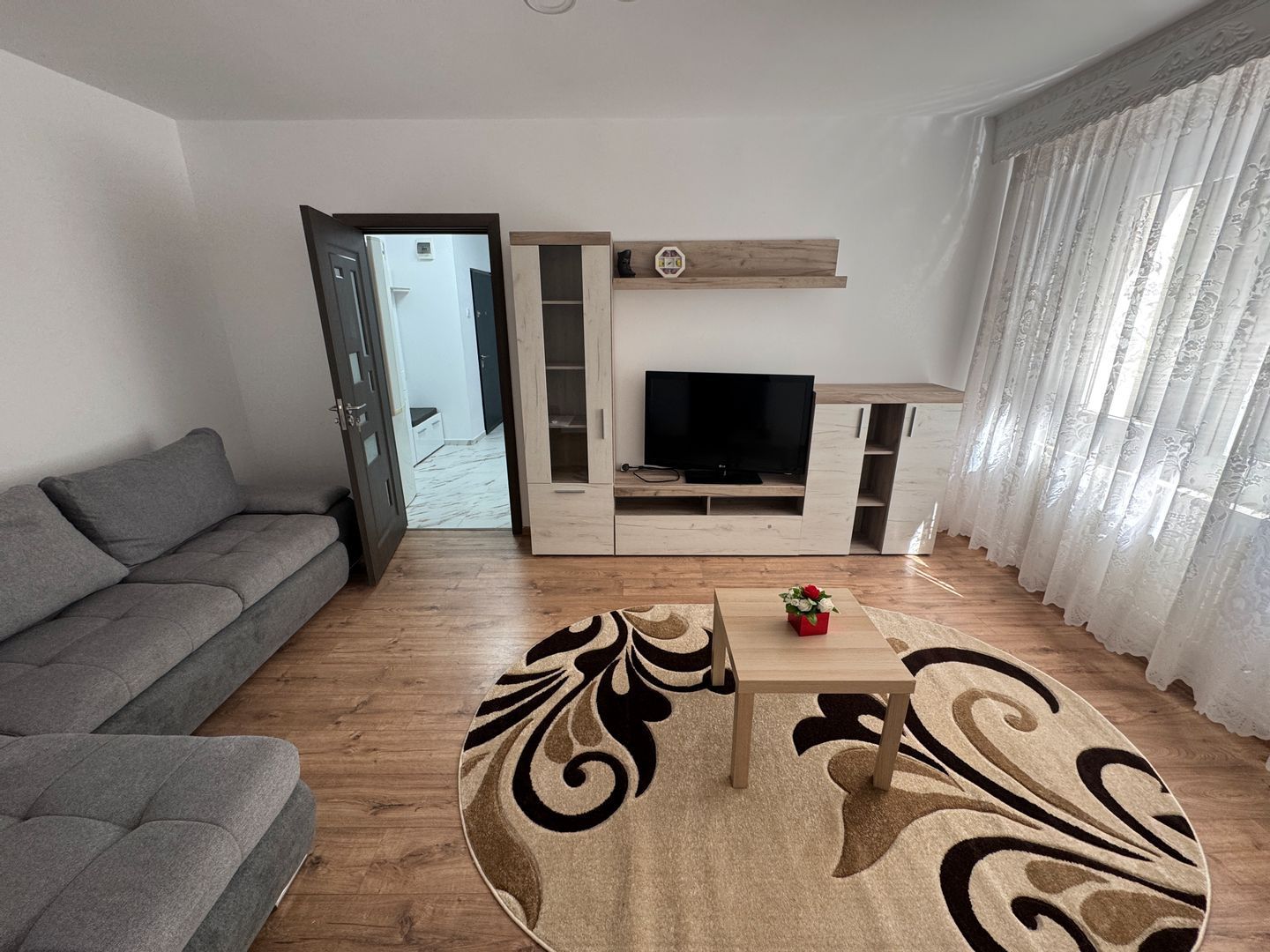 apartament cu 2 camere-de inchiriat-zona centrala