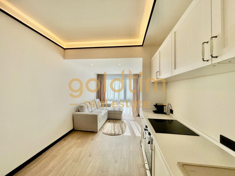 NOU/ FIRST RENT/ SCOALA AMERICANA — fotografia 3